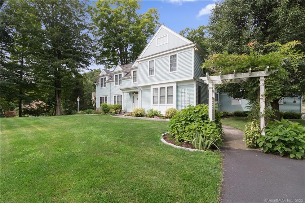 16 Misty Brook Ln, New Fairfield, CT 06812 - photo 1