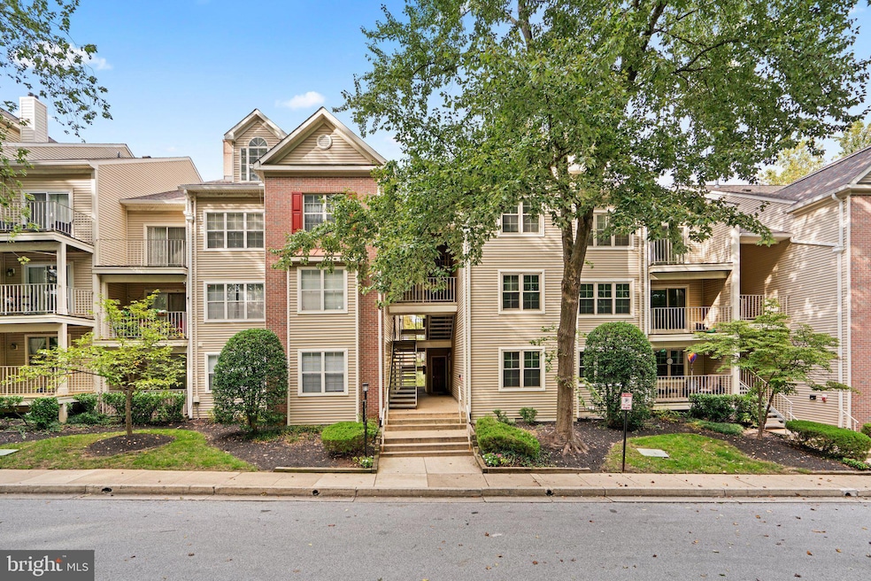 2322 Falls Gable Ln unit I, Baltimore, MD 21209 - photo 1