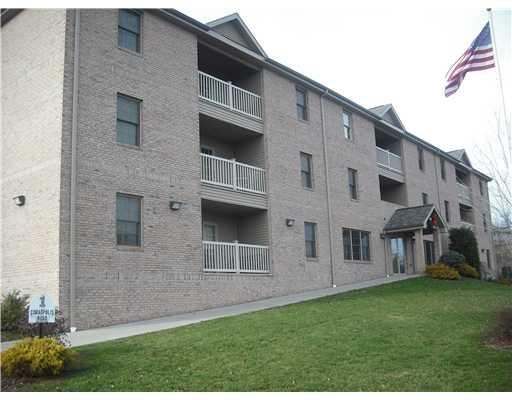 Exterior Front. Middletown Commons is a 17-unit, 3