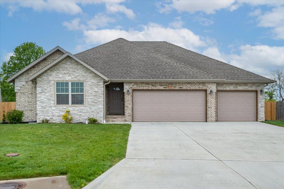 821 Barracuda Dr, Nixa, MO 65714 MLS 60241627