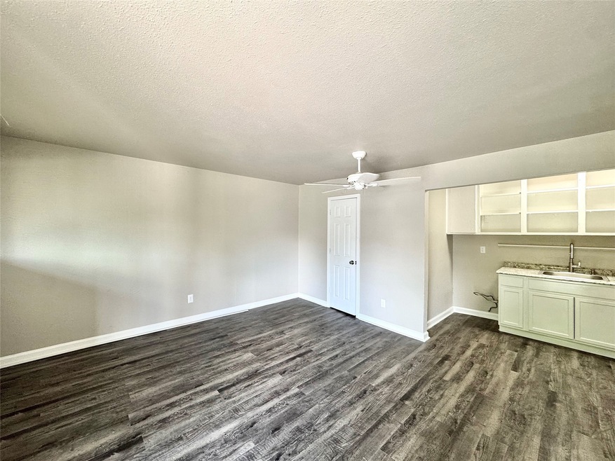 1756 W Main St unit 7, Houston, TX 77098 - photo 1