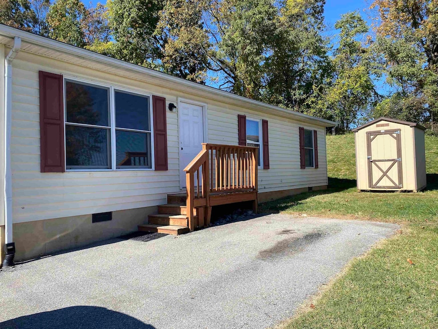 544 Hull St, Staunton, VA 24401 - photo 1