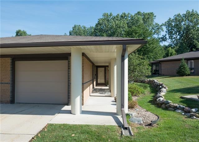 Front of Condo.jpg