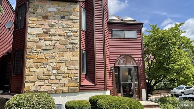 8 Trafalgar Ct, Hackettstown, NJ 07840 - photo 1