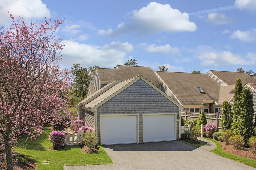 2 Hutchens Mews unit 2, Plymouth, MA 02360 - photo 1