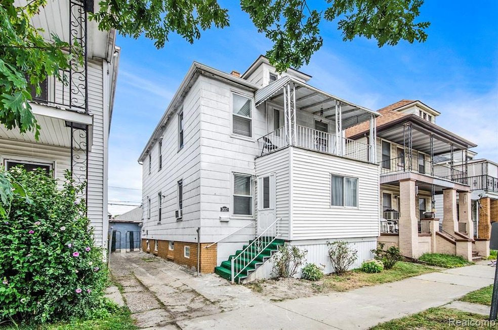 3017 Jacob St, HamtraMcK, MI 48212 - photo 1