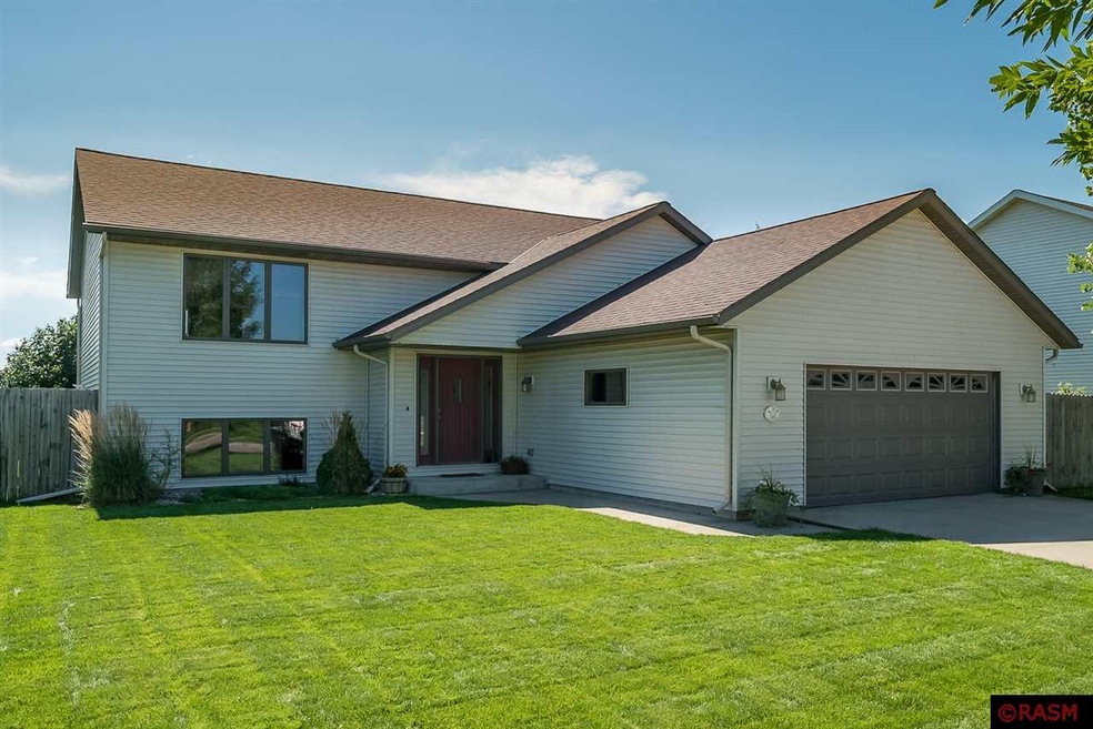 312 Cole Ct, Mankato, MN 56001 - photo 1