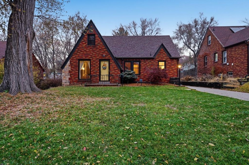 6521 Elmcrest Dr, Windsor Heights, IA 50324 - photo 1