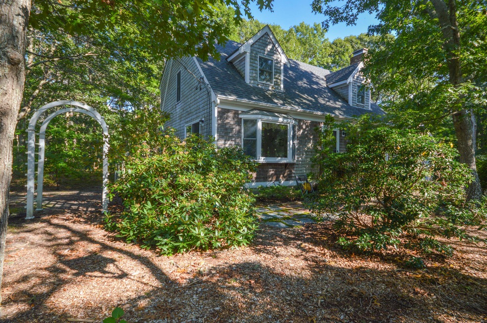 28 N Bournes Pond Rd, East Falmouth, MA 2536 - photo 1