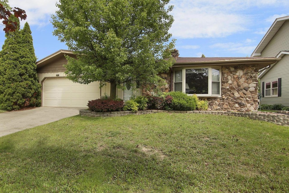 1-web-or-mls-K- 4322 88th Pl, Kenosha, W