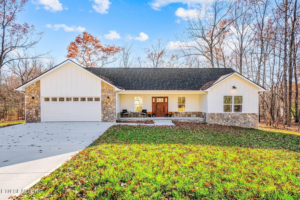 3019 Pomo Cir, Crossville, TN 38572 - photo 1