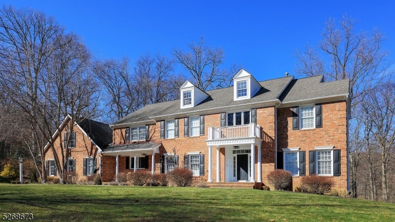 4 Linsey Ct, Mendham, NJ 07945 - photo 1