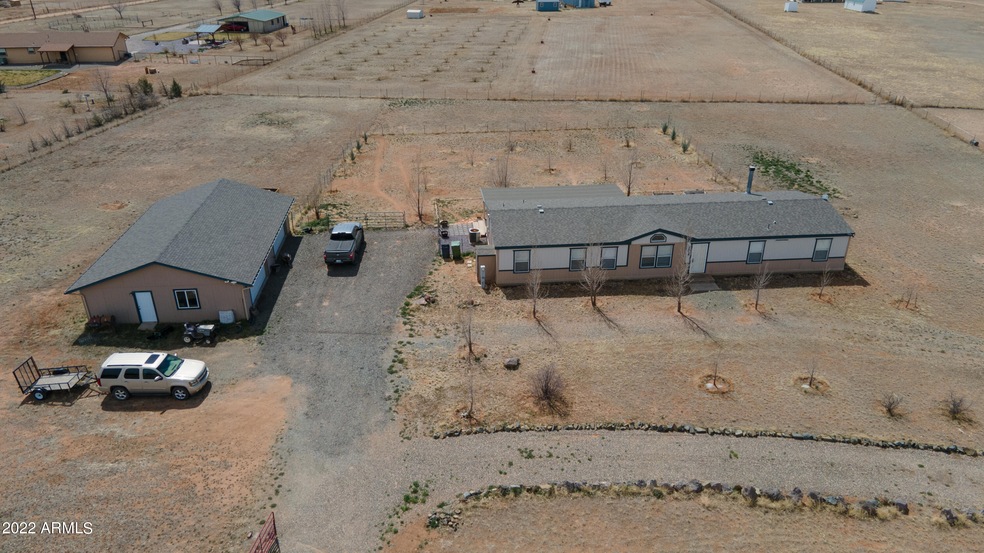 1055 W Lingor Ln, Paulden, AZ 86334 - photo 1
