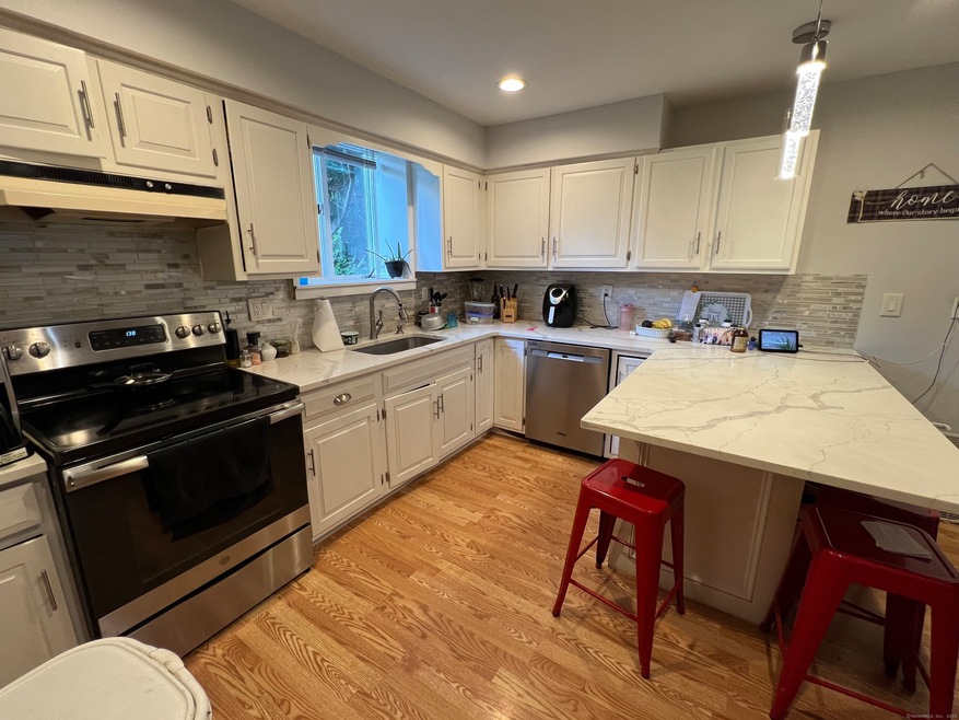 69 Silvermine Ave, Norwalk, CT 06850 - photo 1