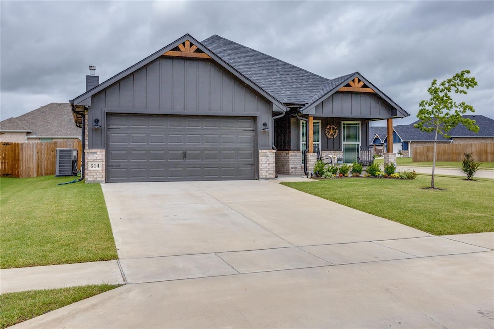 Beautiful curb appeal!