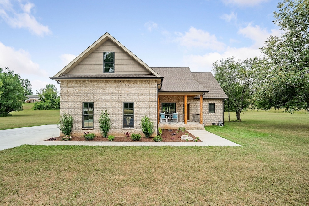 692 Peach Ave, Morrison, TN 37357 - photo 1