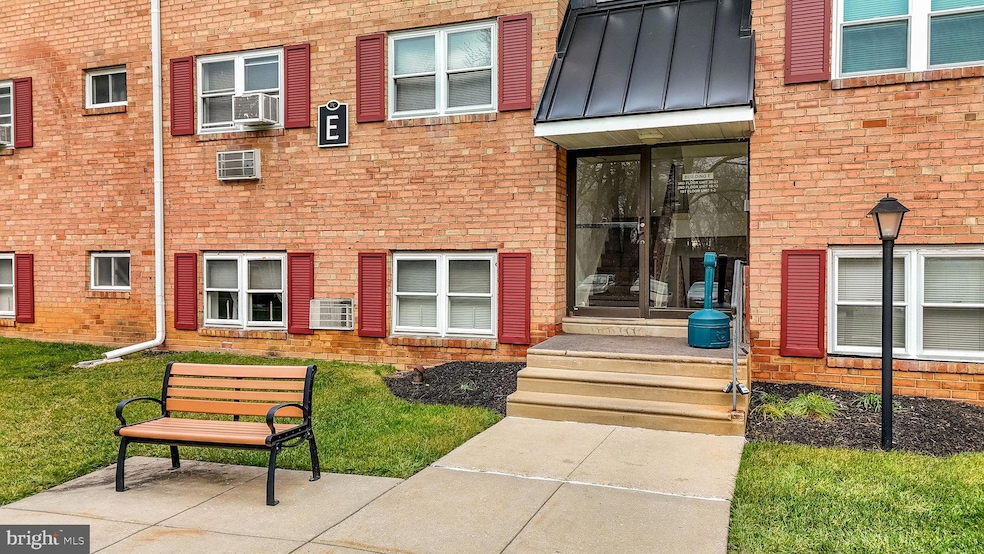 335 E Lancaster Ave unit E11, Downingtown, PA 19335 - photo 1