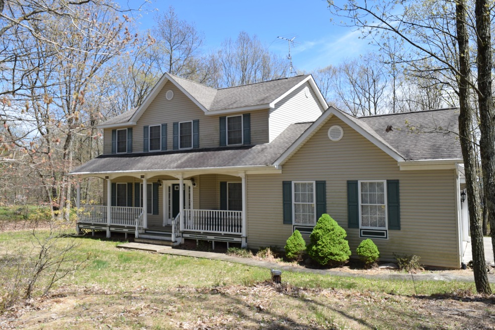 2204 S Rocky Mountain Dr, Effort, PA 18330 - photo 1