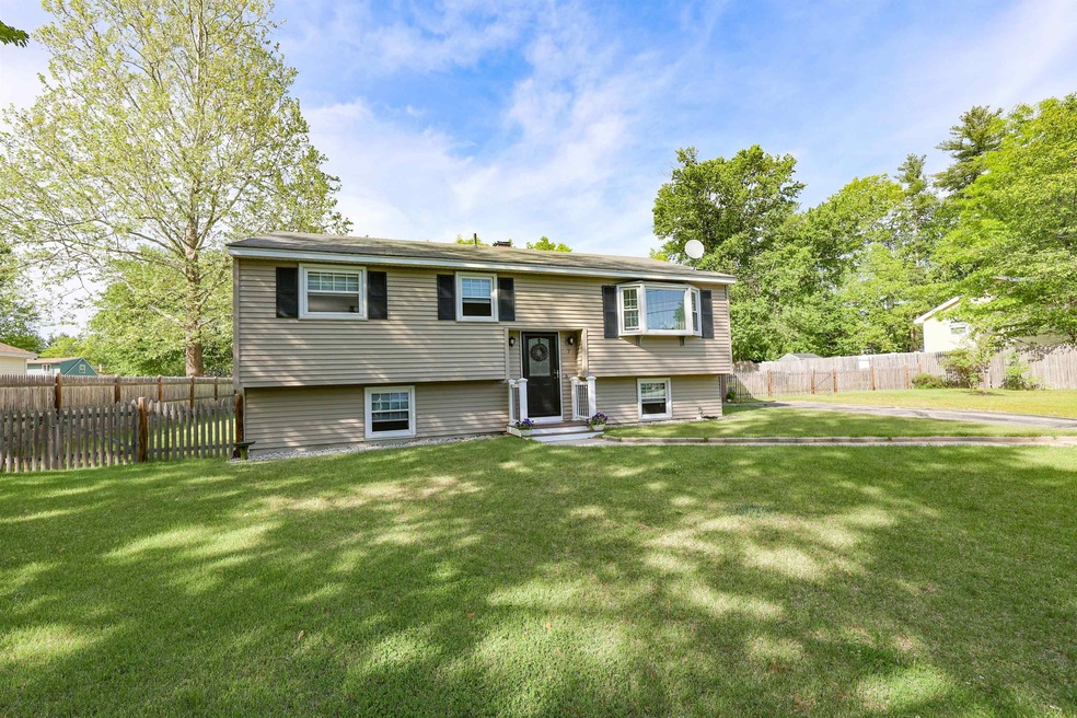 7 Powderhouse Rd, MerriMacK, NH 03054 - photo 1