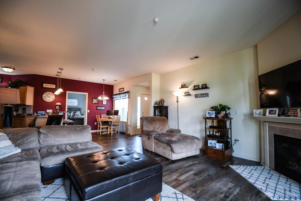 Great Room w/Gas Fireplace
