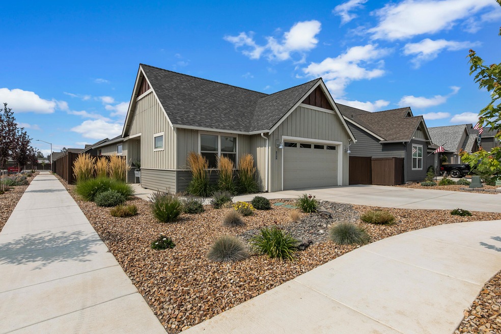 4199 SW 42nd St, Redmond, OR 97756 - photo 1