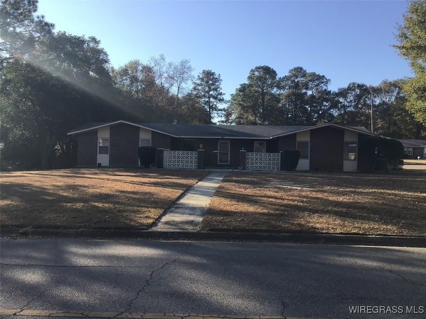 803 Selkirk Dr, Dothan, AL 36303 - photo 1
