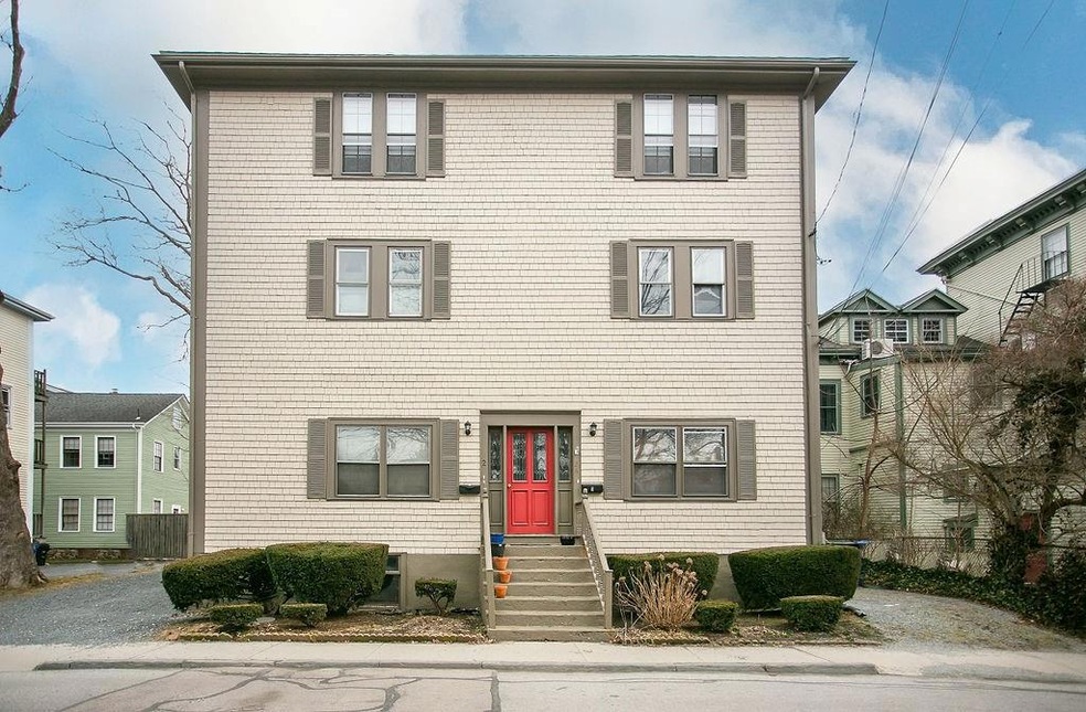 26 Brinley St unit 3, Newport, RI 02840 - photo 1