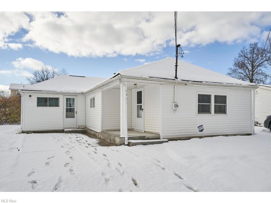 1908 Case Street: New Siding, newer roof, Pella Wi