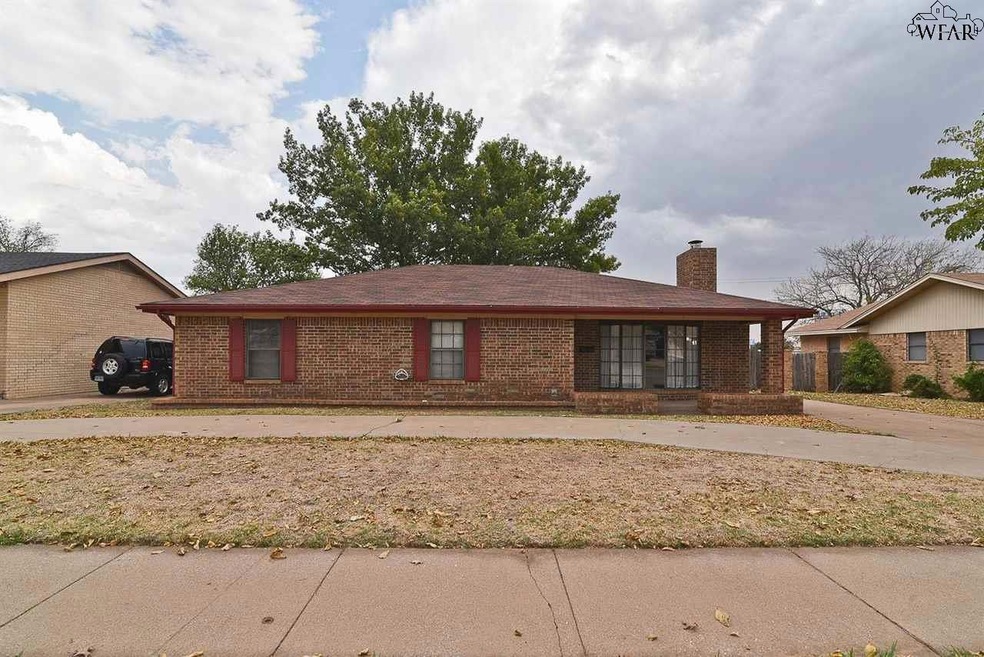 1427 Christine Rd, Wichita Falls, TX 76302 - photo 1