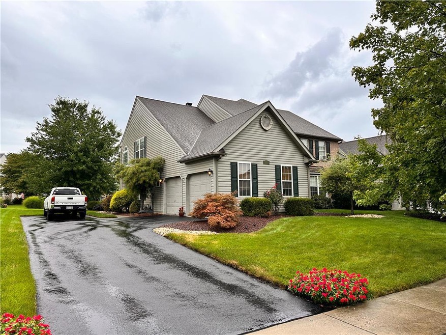 2166 Rolling Meadow Dr, Macungie, PA 18062 - photo 1