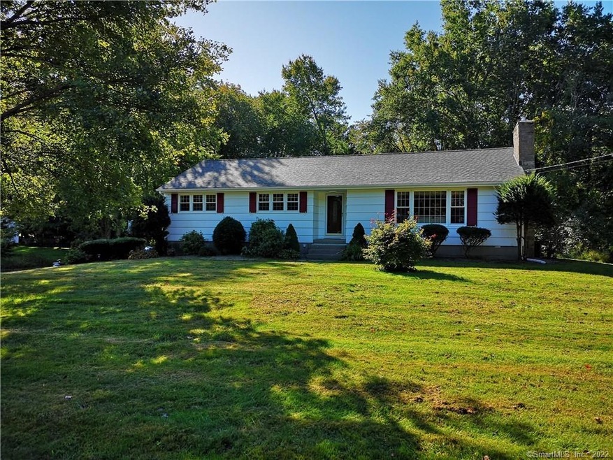 123 Cricket Ln, Orange, CT 06477 - photo 1