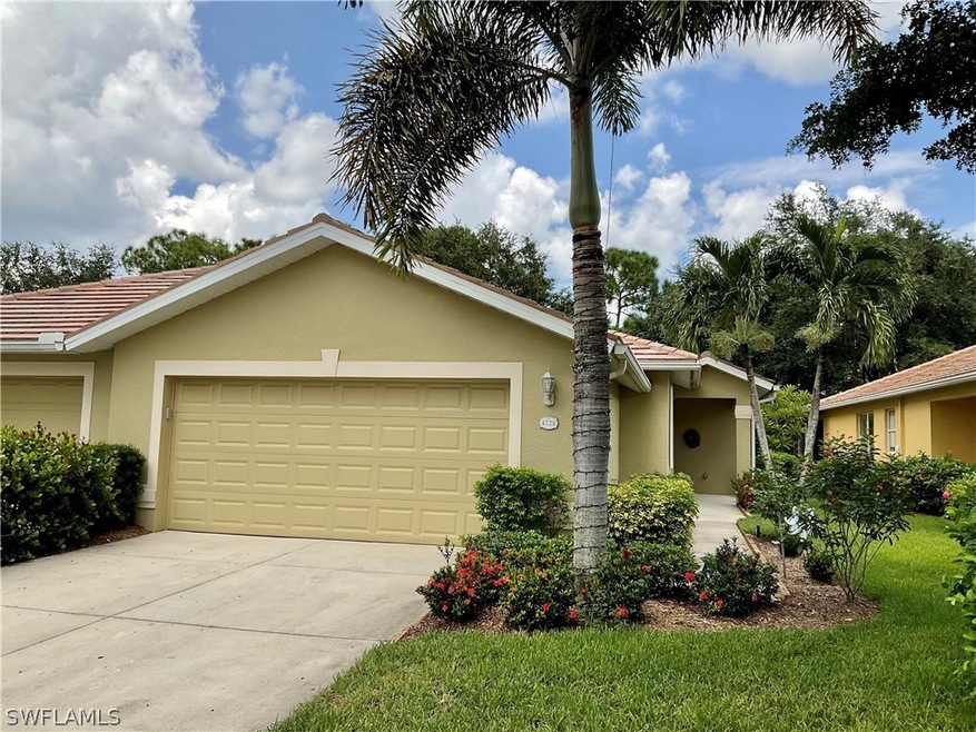 Spacious 2 bedroom + den + 2 car garage Twin Villa