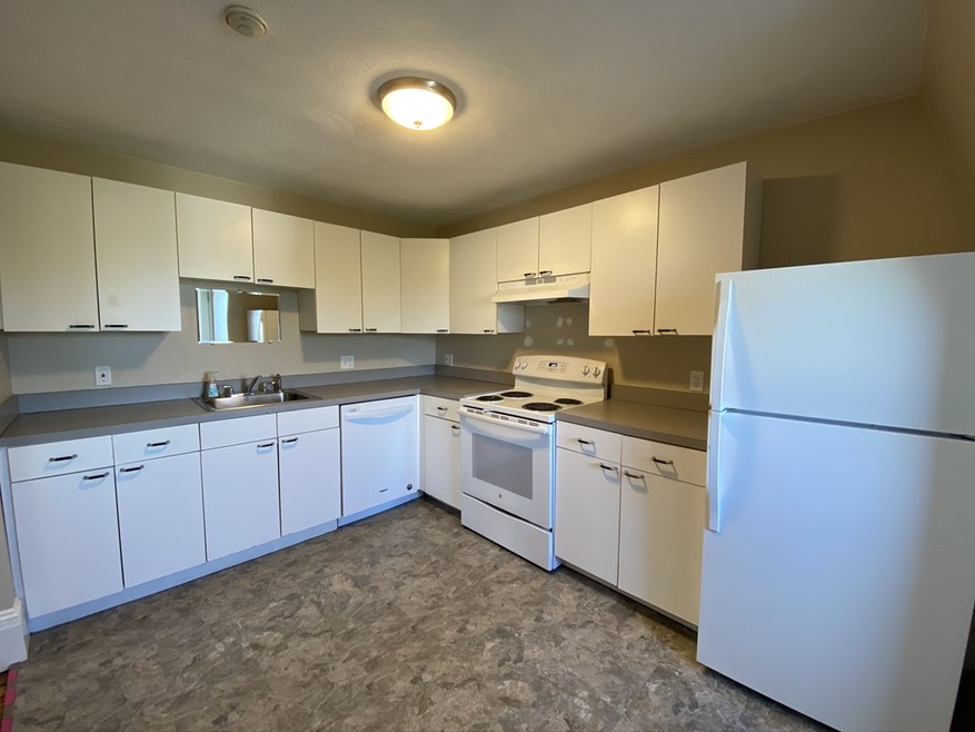 267 Lafayette St unit 3rd, Salem, MA 01970 - photo 1