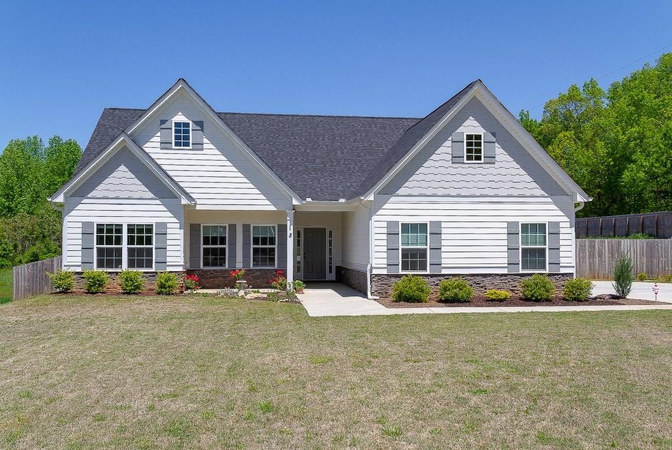 18 Jamestowne Dr - Sought-after Ranch Home in grea