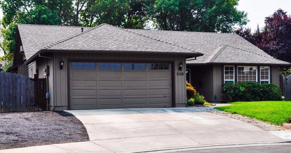 1360 Foxwood Dr, Medford, OR 97504 - photo 1