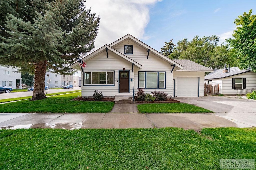 Pending $305,000 • Co-Listing Agent