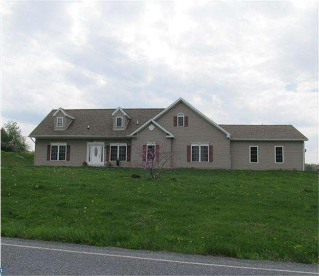 542 Stouchsburg Rd, Myerstown, PA 17067 - photo 1