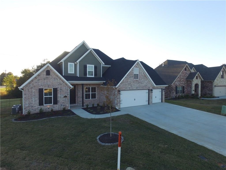 208 SW Highland Rd, Bentonville, AR 72712 - photo 1