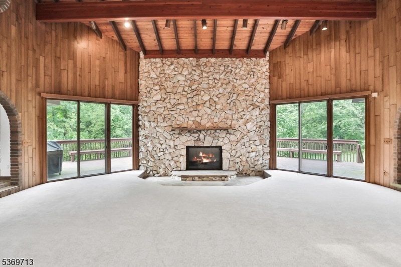 Pending $1,350,000 • Co-Listing Agent