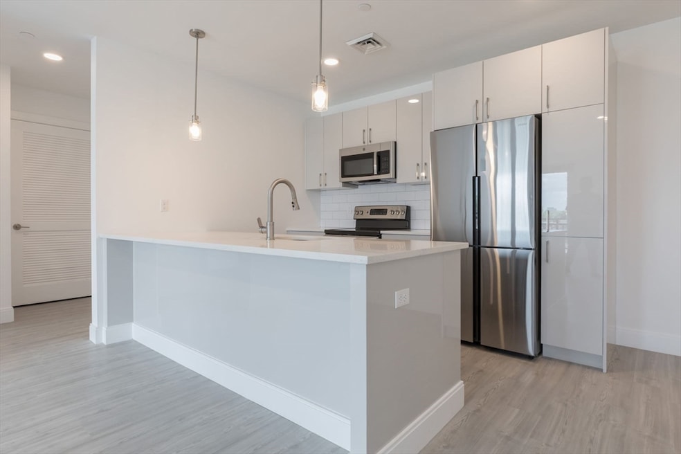 42 N Beacon St unit 505, Boston, MA 02134 - photo 1