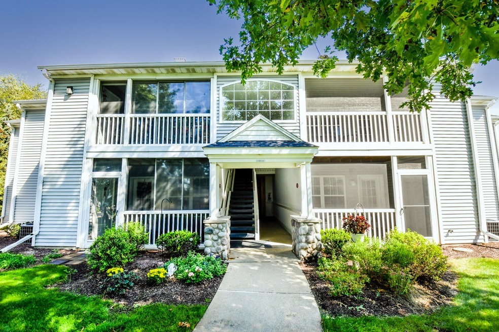 835. W. Barrington Outside-2