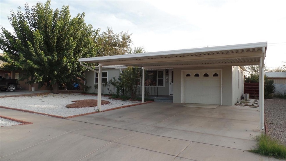 1310 Mountain View Ave, Alamogordo, NM 88310 - photo 1