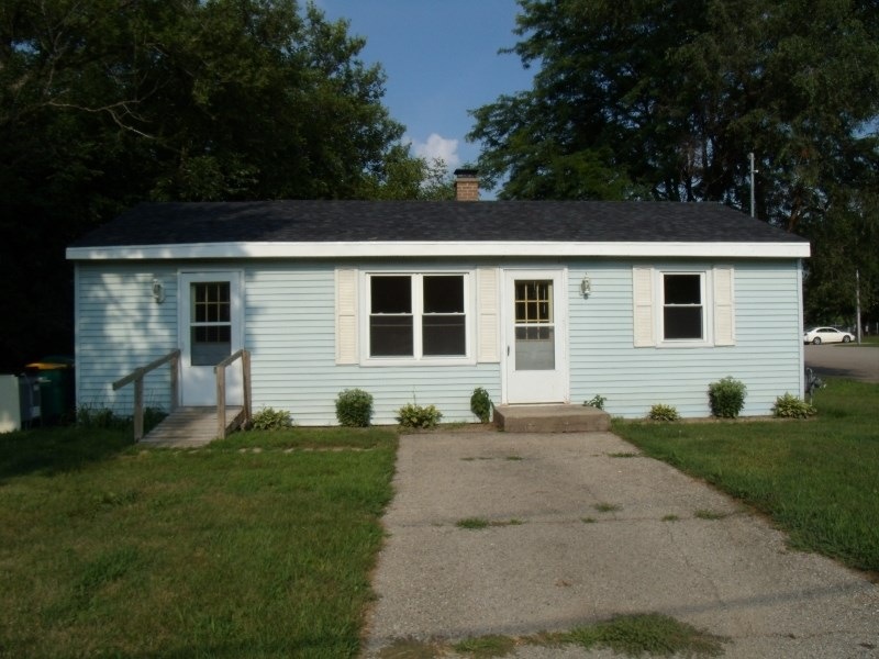 5130 S Driftwood Dr, Janesville, WI 53546 - photo 1