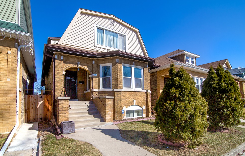 5346 W Fletcher St, Chicago, IL 60641 - photo 1