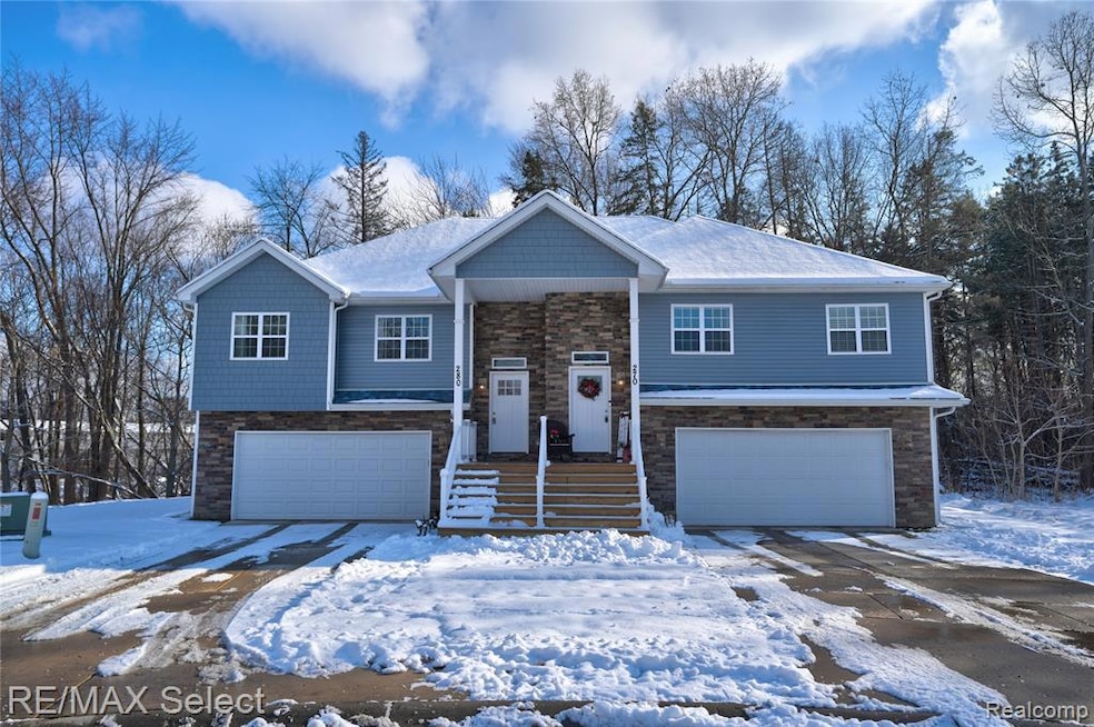 270 Whispering Pines Dr, Fenton, MI 48430 - photo 1