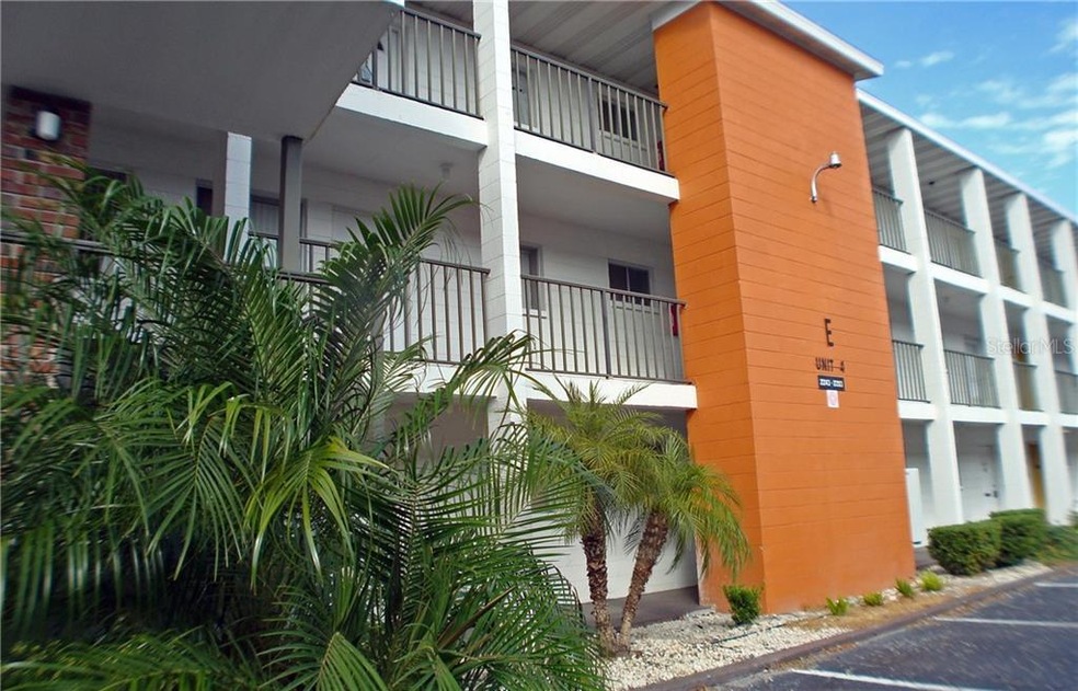 Welcome - E-22 just above/beyond tropical palm fro