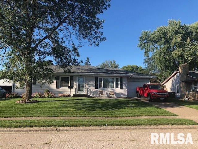 1832 W 37th St, Davenport, IA 52806 - photo 1