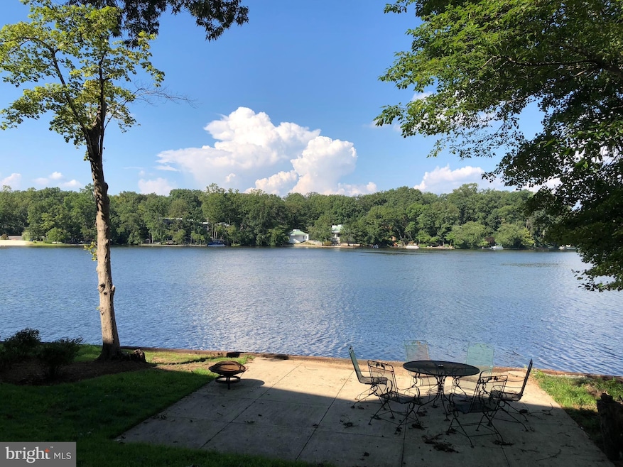 6220 Lakeview Dr, Falls Church, VA 22041 - photo 1