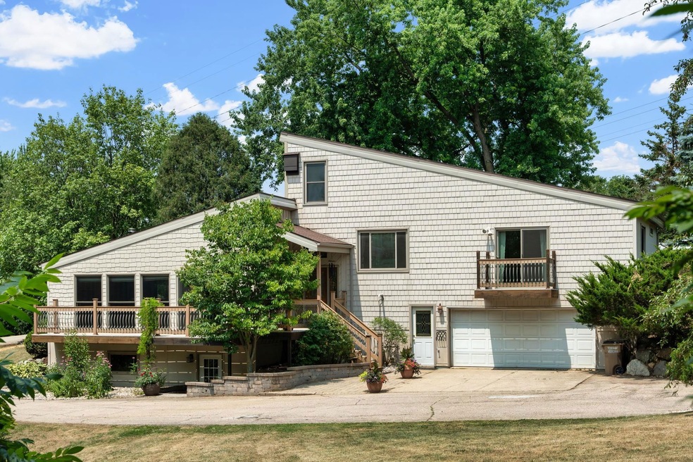 2100 Davis Hills Dr, Verona, WI 53593 - photo 1