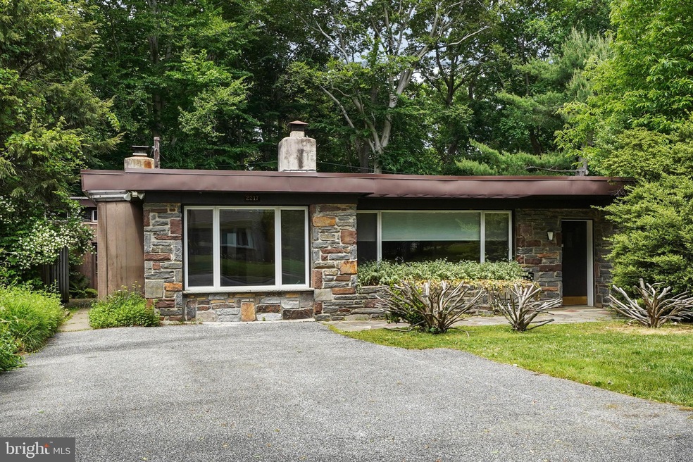 2217 Windsor Cir, Broomall, PA 19008 - photo 1